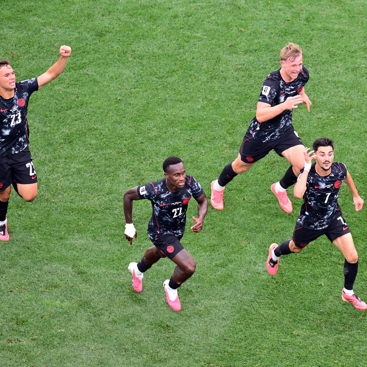 Stephen Eustáquio sends Canada into World Cup last 16