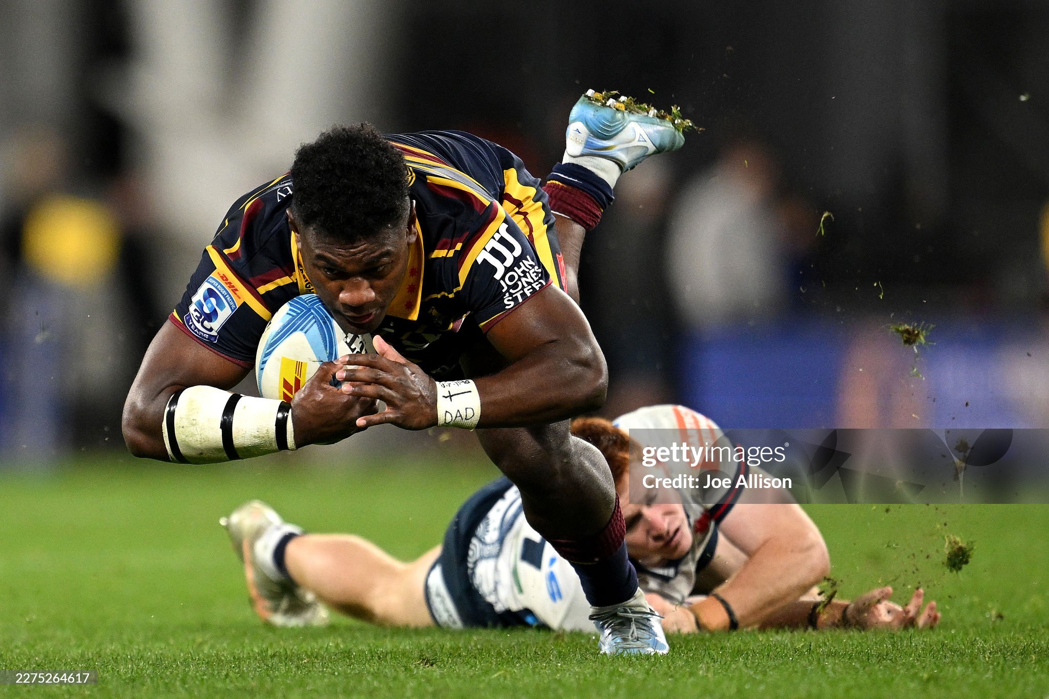 Timoci Tavatavanawai of the Highlanders is tackled during the round 13 Super Rugby match between Highlanders and NSW Waratahs at Forsyth Barr Stadium, on May 09, 2026, in Dunedin, New Zealand. Joe Allison/Getty Images