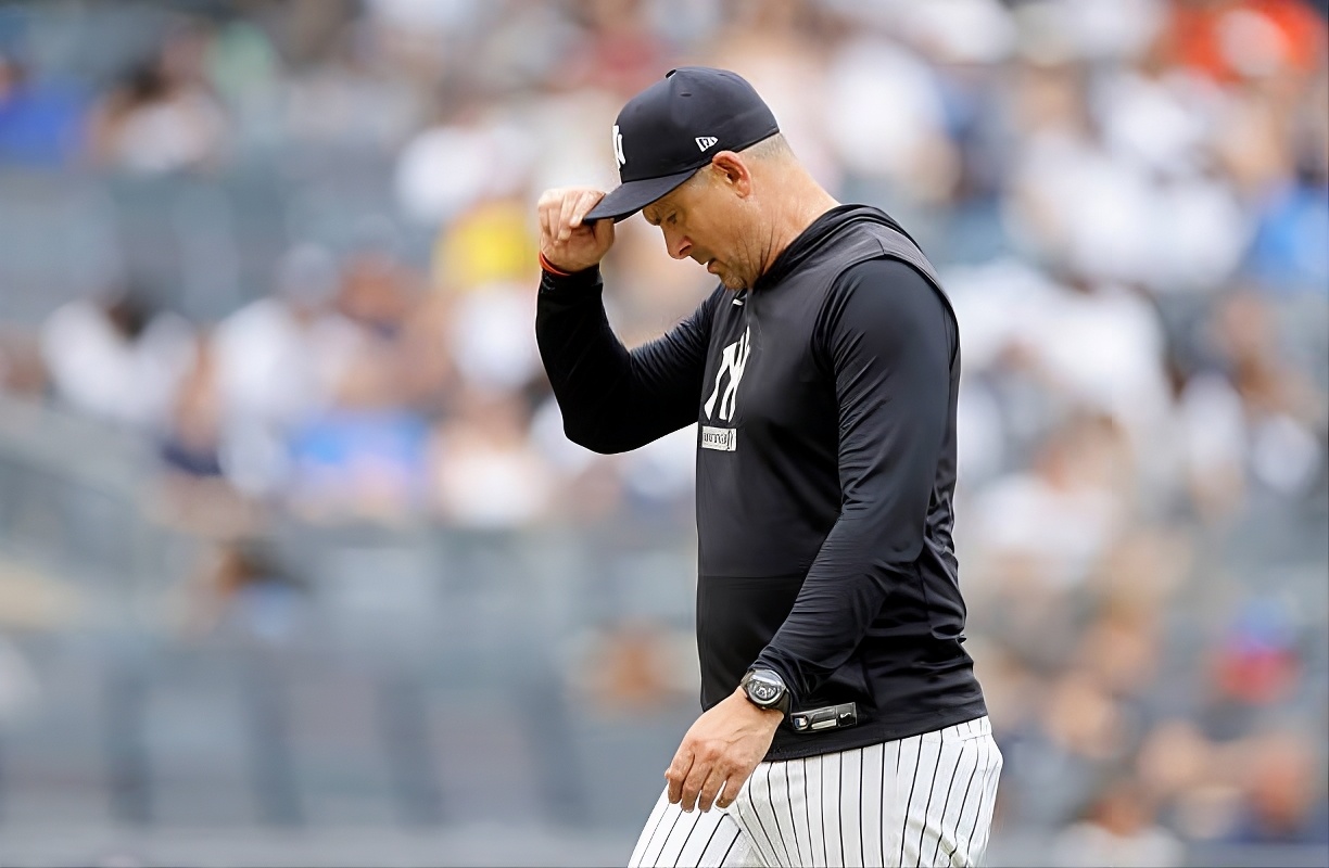 Aaron Boone (#17) faces growing pressure during a crucial stretch in New York on July 7, 2026 at 12:24 PM. Photo: Jim McIsaac/Getty Images