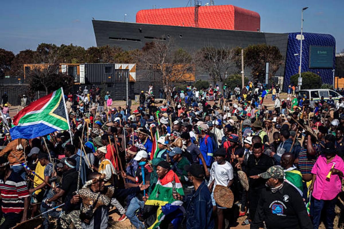 Police deployed as anti-migrant marches defy Ramaphosa’s warnings