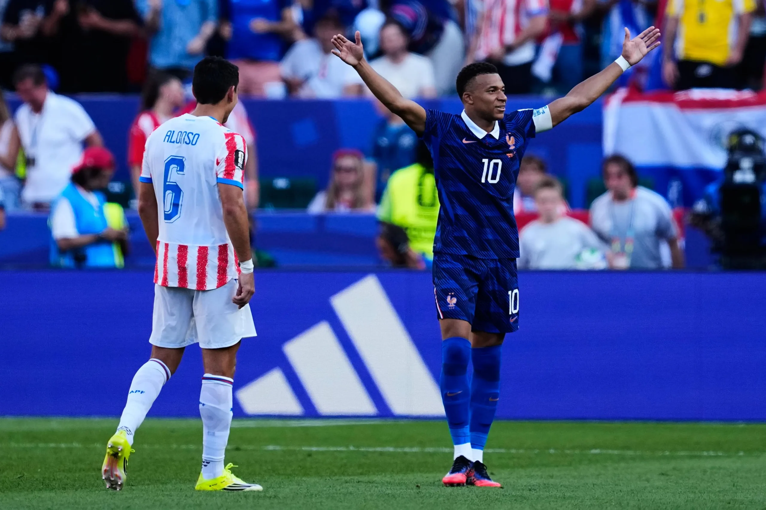 Mbappé fires France into World Cup quarter-finals with winner against Paraguay