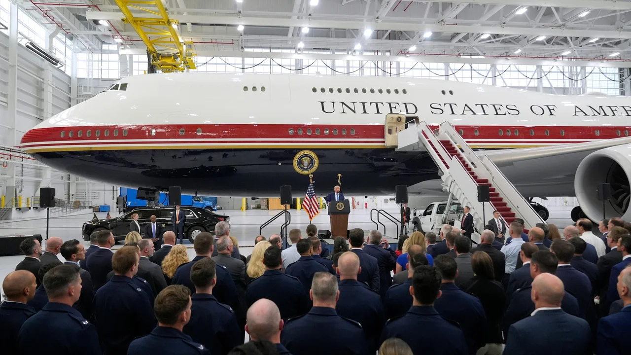 Trump’s luxury jet sparks turbulence in Washington