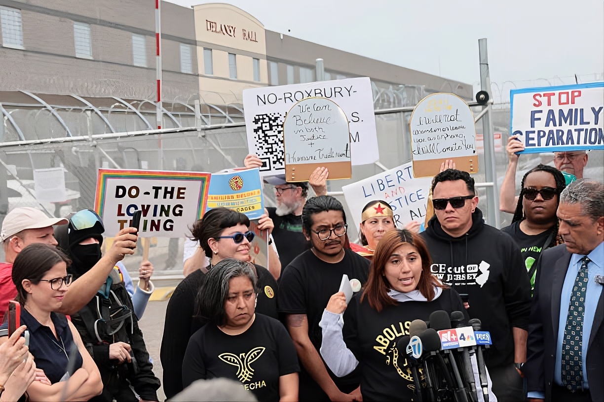 Gabriella Soto, whose husband is on a hunger strike, speaks outside Delaney Hall which is being used as an Immigration and Customs Enforcement detention center in Newark, New Jersey on May 27, 2026 at 7:08 PM. Photo: Michael M. Santiago/Getty Images