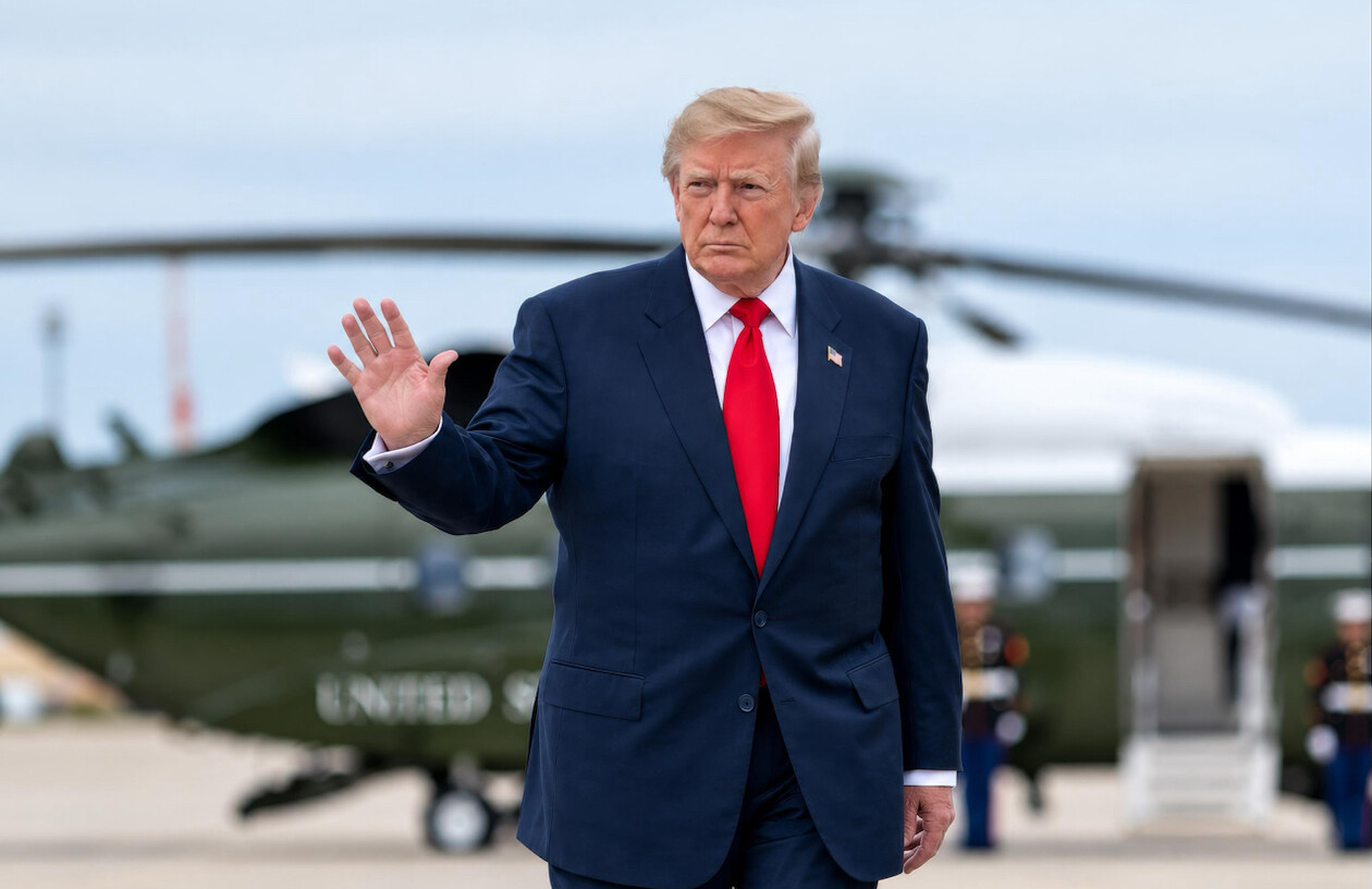 Trump Shares Image Beside Military Helicopter on Tarmac